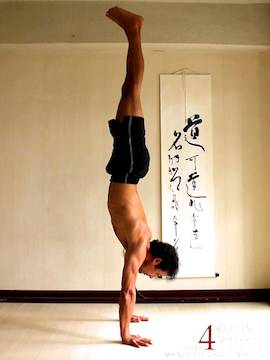 balancing in handstand
