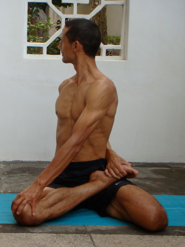 twisting yoga poses, bharadvajasana