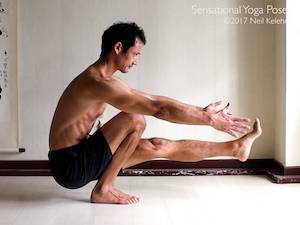 Pistol squat. Neil Keleher, Sensational Yoga Poses.