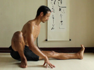 janu sirsasana c foot position modification 1