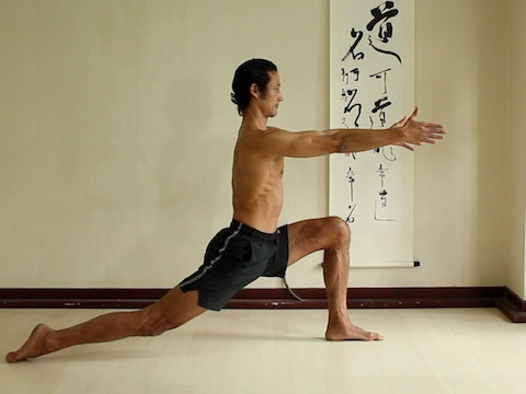 high lunge yoga hip stretch