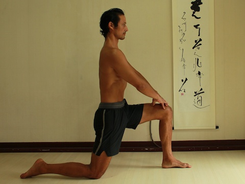 psoas stretch, high lunge with external obliques engaged