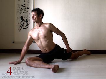 basic yoga sequence for flexibility,  pigeon pose hip flexor stretch.